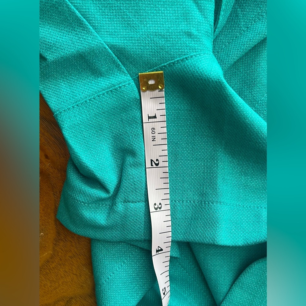 Liverpool Women's Teal Shorts- “Lake Blue” Comfy dressy/casual Shorts, size Med - Picture 9 of 16